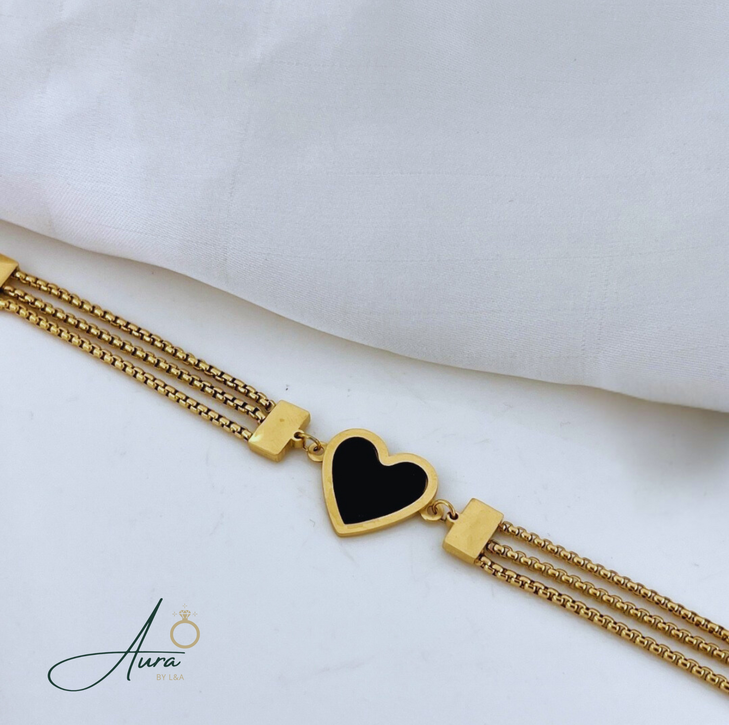 Elegant Heart Charm Bracelet – Black & White Variants