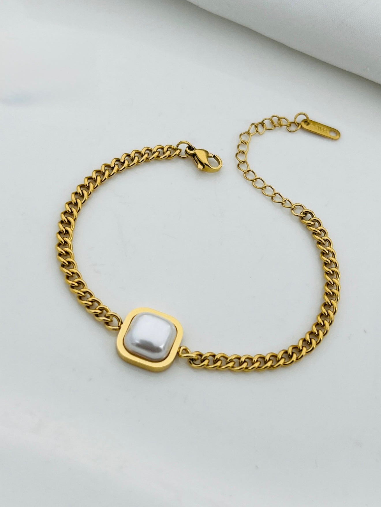 Elegant Chain Bracelet with Square Pearl Accent
