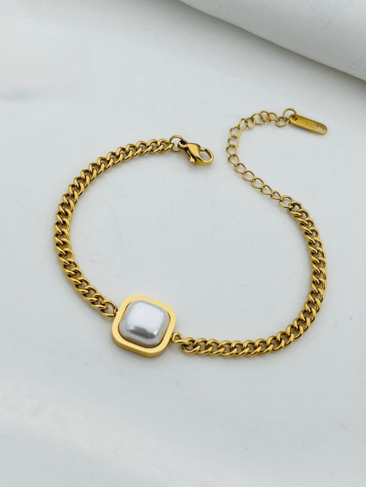 Elegant  Chain Bracelet with Square Pearl Accent