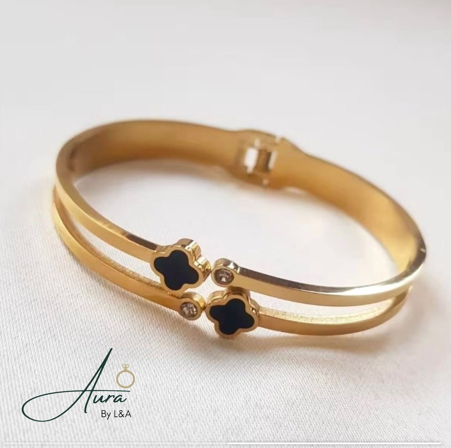 Clover Design Sophistication HandCuff