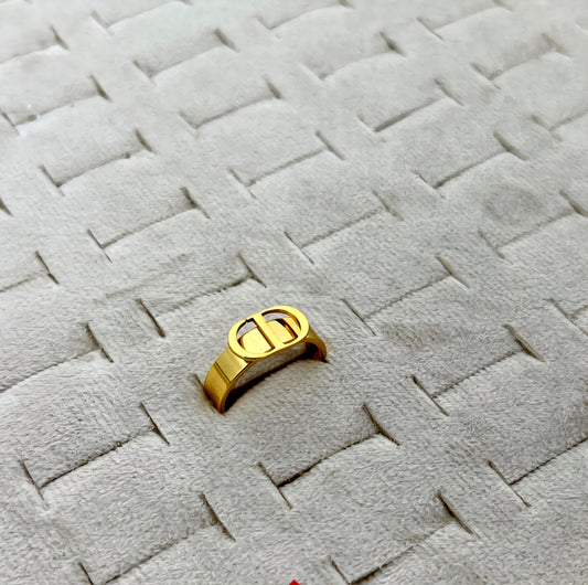 Elegant  Designer Ring – Bold & Timeless