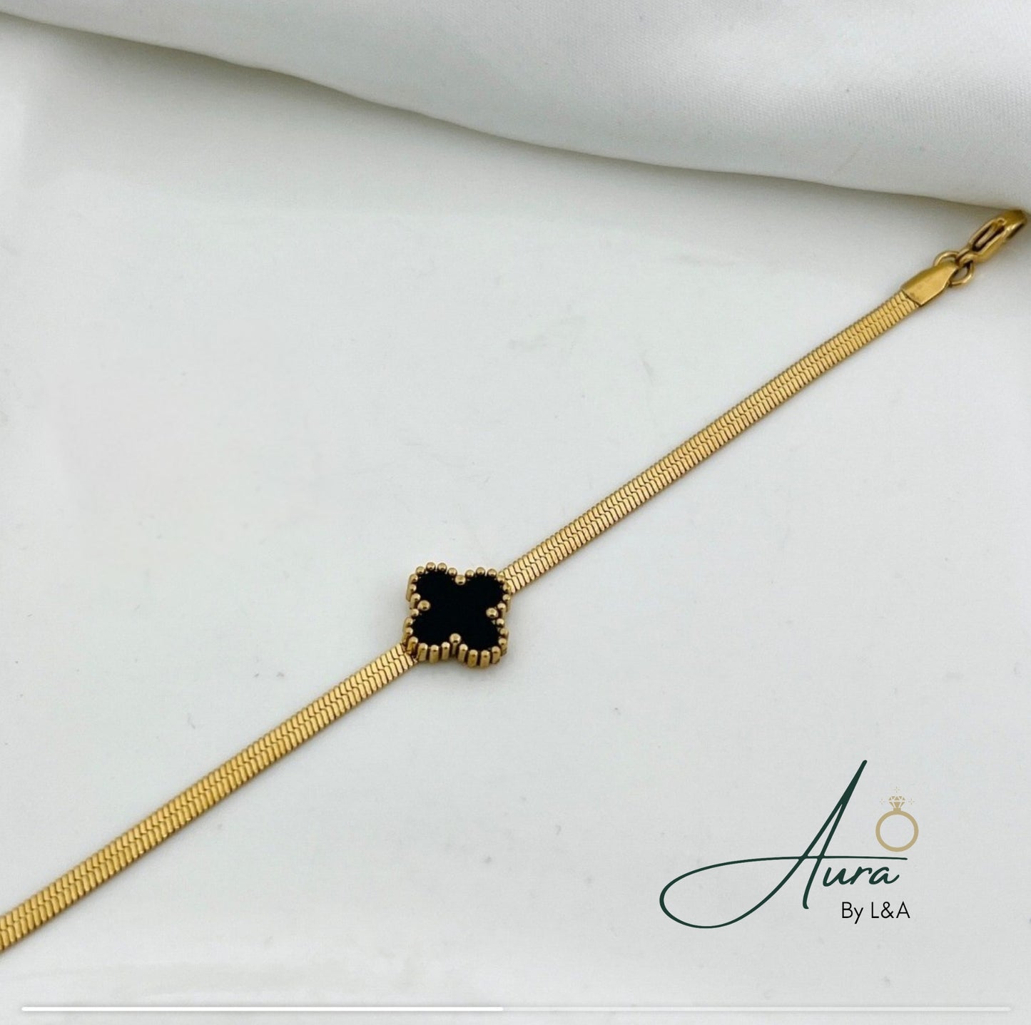 Clover Exclusive Design Bracelet